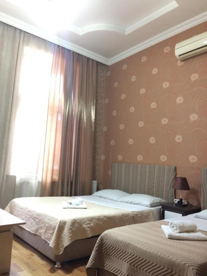 Hotel Albatros バトゥーミ エクステリア 写真