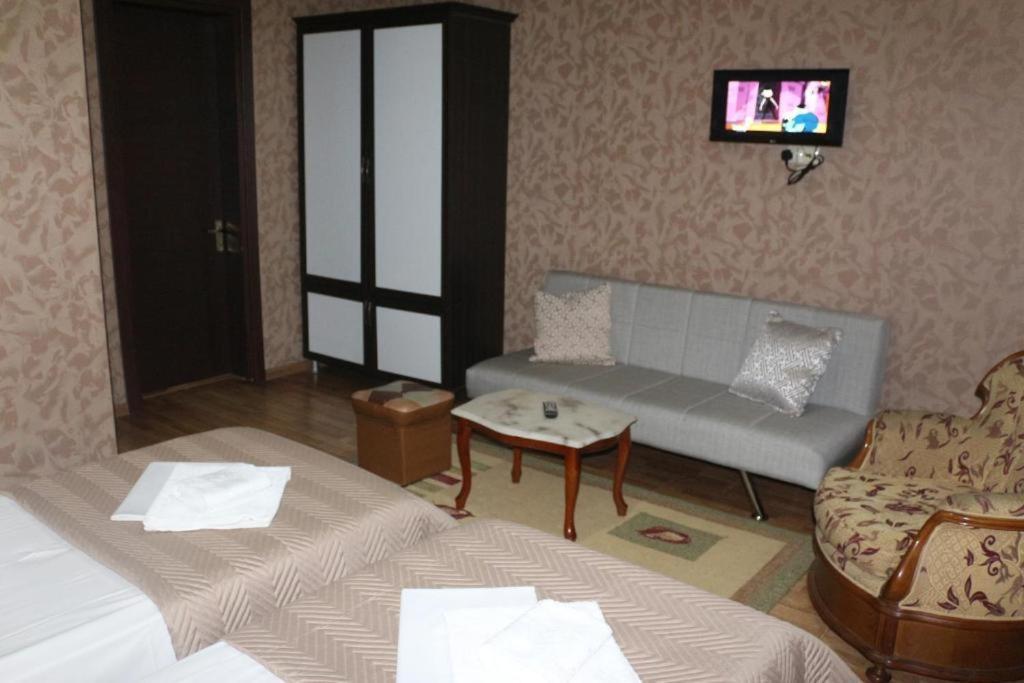 Hotel Albatros バトゥーミ エクステリア 写真