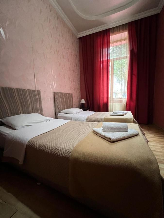 Hotel Albatros バトゥーミ エクステリア 写真