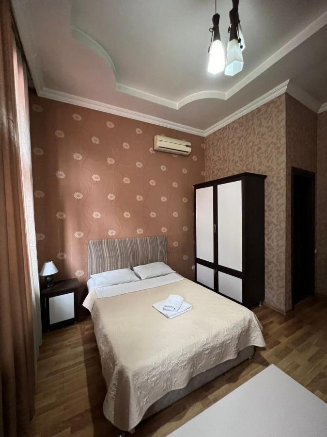 Hotel Albatros バトゥーミ エクステリア 写真
