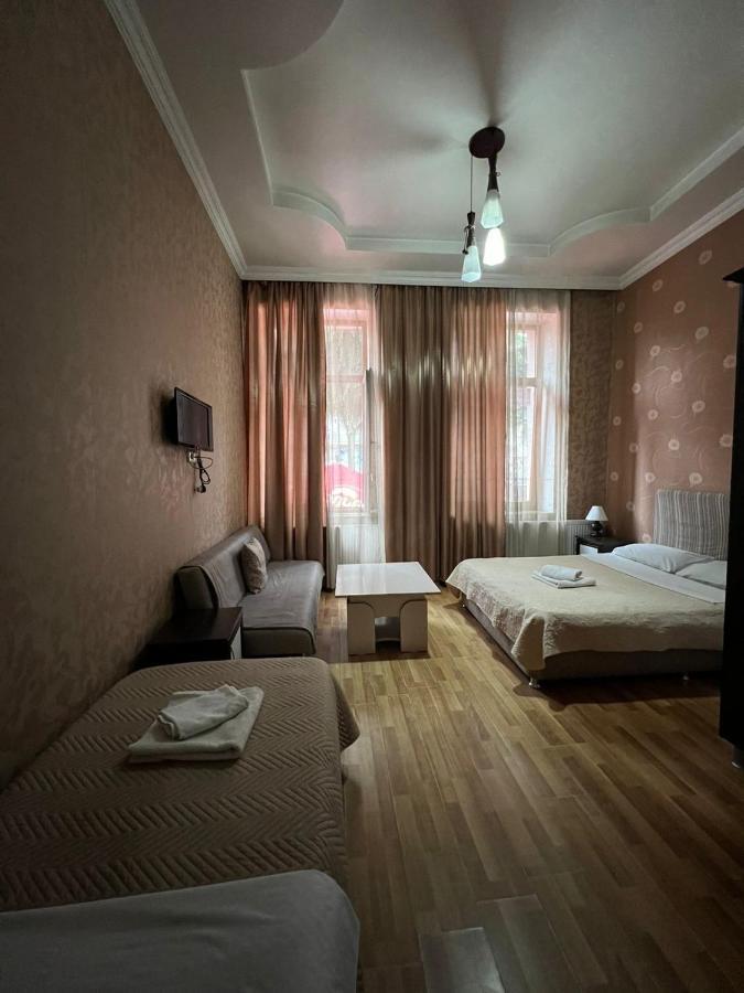 Hotel Albatros バトゥーミ エクステリア 写真