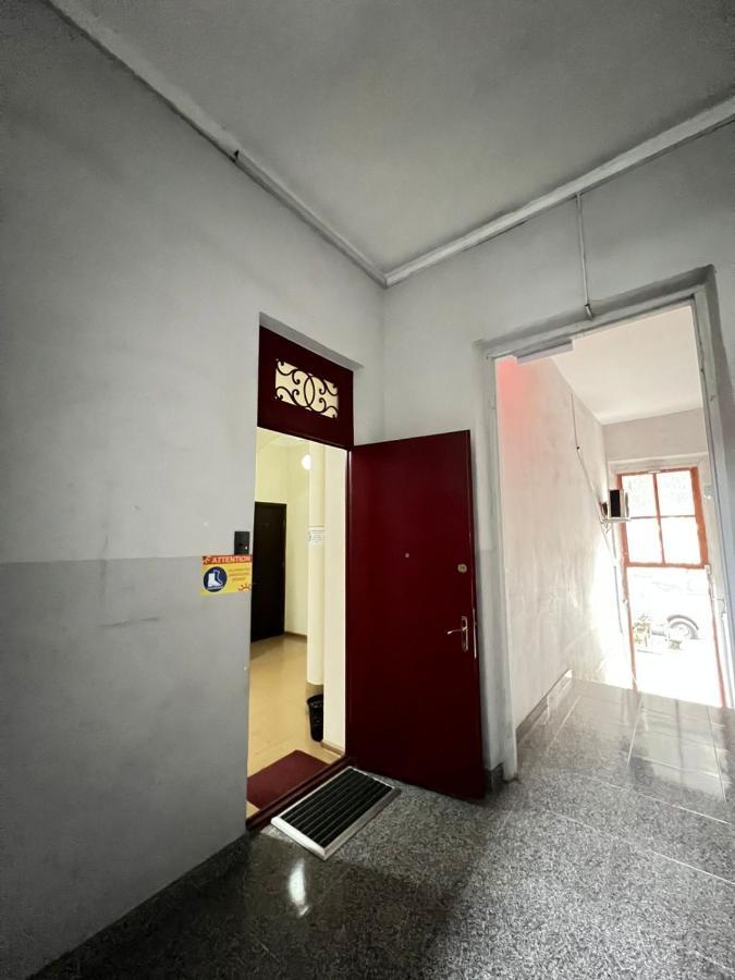 Hotel Albatros バトゥーミ エクステリア 写真
