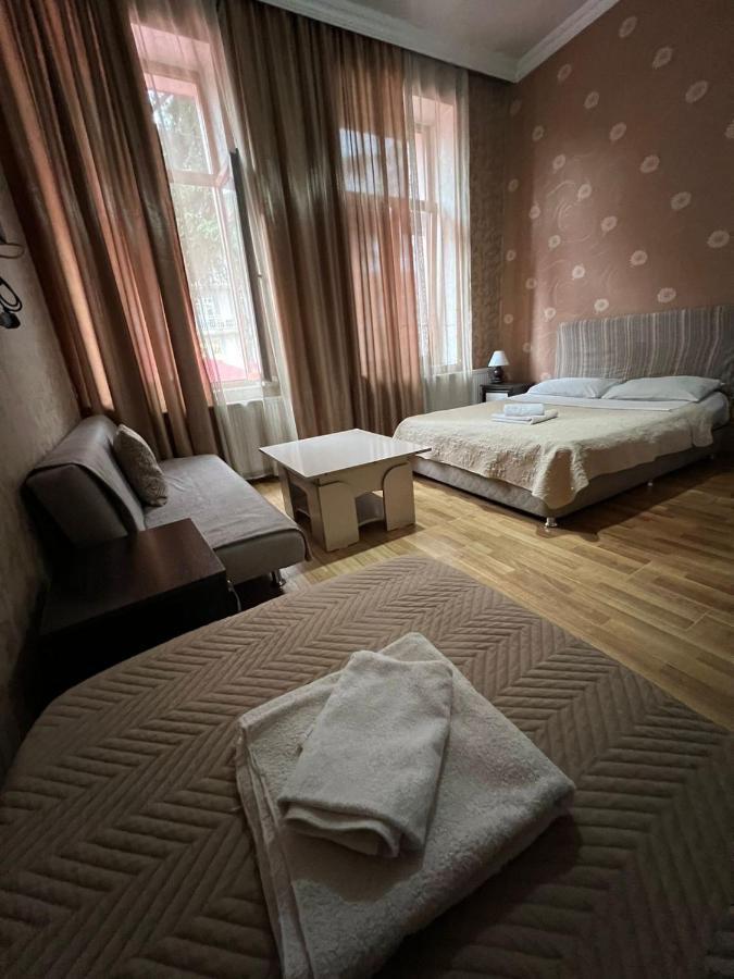 Hotel Albatros バトゥーミ エクステリア 写真