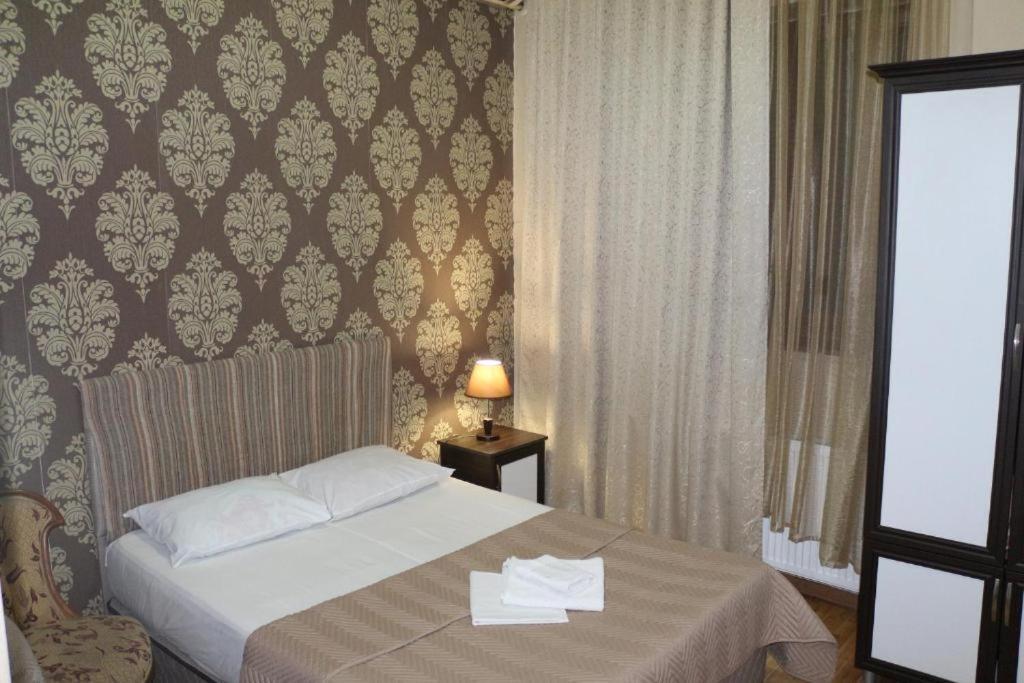 Hotel Albatros バトゥーミ エクステリア 写真