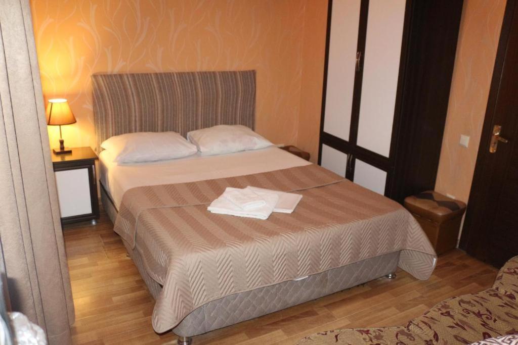 Hotel Albatros バトゥーミ エクステリア 写真